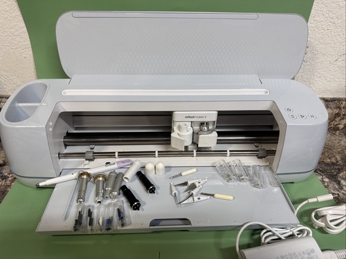 Cricut maker die cutting - maker, die-cutting